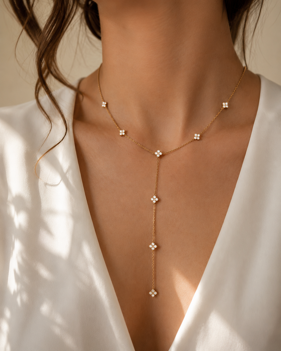Collier en Y à trèfles brillants